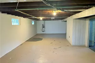 746 Castle St, New Castle, PA 16101 - Photo 23