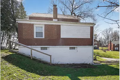 624 Elm Dr, Pittsburgh, PA 15147 - Photo 33