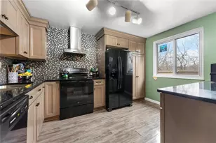 3106 Laurel Ridge Cir, Bridgeville, PA 15017 - Photo 9