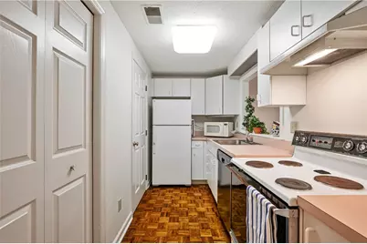 100 Denniston St #422, Pittsburgh, PA 15206 - Photo 9