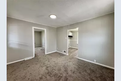100 Knoll Ave, Ellwood City, PA 16117 - Photo 5
