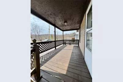 100 Knoll Ave, Ellwood City, PA 16117 - Photo 3