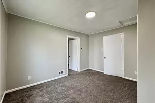 100 Knoll Ave, Ellwood City, PA 16117 - Photo 13