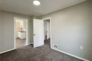 100 Knoll Ave, Ellwood City, PA 16117 - Photo 15