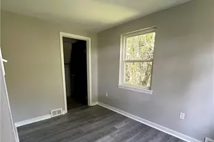 646 Tarragonna St, Pittsburgh, PA 15210 - Photo 9