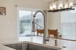 2601 Syracuse Ct, Pittsburgh, PA 15143 - Photo 7