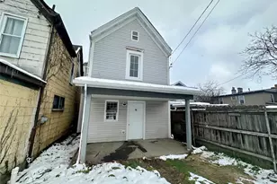 910 9th Ave, Beaver Falls, PA 15010 - Photo 3