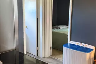 291 Liberty St, Sharon, PA 16146 - Photo 3