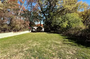 452 Woodland Rd, Ross Twp, PA 15237 - Photo 3