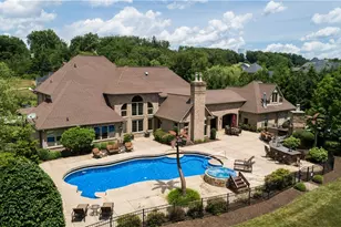 3005 Whispering Creek Dr, Hampton, PA 15101 - Photo 1