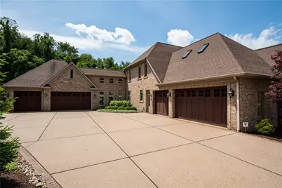 3005 Whispering Creek Dr, Hampton, PA 15101 - Photo 3