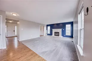 7039 Highland Creek Dr, South Fayette, PA 15017 - Photo 9