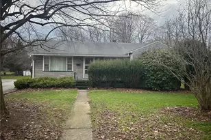 49 Haywood St, West Middlesex Boro, PA 16159 - Photo 1