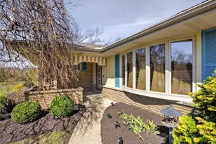 118 Edgar Ln, Peters Township, PA 15367 - Photo 3