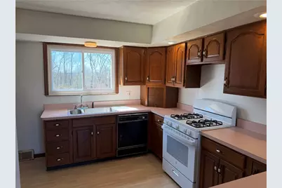 885 E Hill Dr, New Kensington, PA 15068 - Photo 11