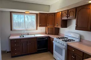 885 E Hill Dr, New Kensington, PA 15068 - Photo 11