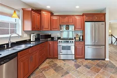 703 Lakeview Ct, Adams Township, PA 16046 - Photo 9