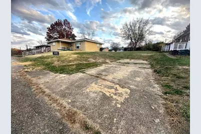 24 Boyd St, Monessen, PA 15062 - Photo 7