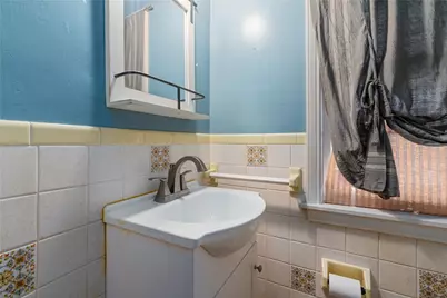 414 Sylvania Dr, Ross Twp, PA 15229 - Photo 21