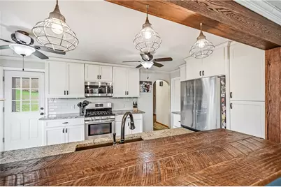 516 Wallace Run Rd, Beaver Falls, PA 15010 - Photo 17