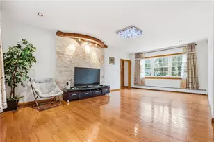 460 N Maple St, Mercer Boro, PA 16137 - Photo 3