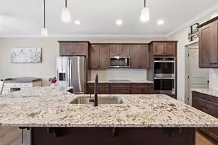 101 Imperial Dr, Adams Township, PA 16059 - Photo 9