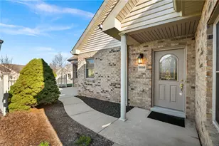 7016 Berringer Ct, Moon/Crescent Twp, PA 15108 - Photo 3