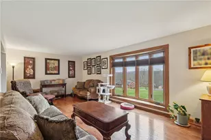 2935 Glenda Dr, Scott Township, PA 16101 - Photo 7