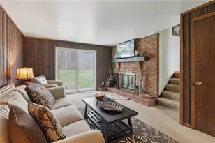 2935 Glenda Dr, Scott Township, PA 16101 - Photo 5