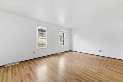 5167 Janie Dr, Pittsburgh, PA 15227 - Photo 5