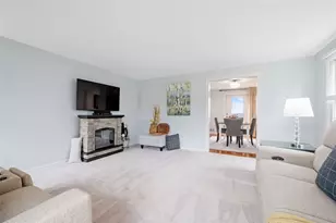 1587 Ashlawn Dr, Pittsburgh, PA 15241 - Photo 5