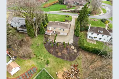 1587 Ashlawn Dr, Pittsburgh, PA 15241 - Photo 29