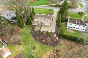 1587 Ashlawn Dr, Pittsburgh, PA 15241 - Photo 29