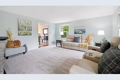 1587 Ashlawn Dr, Pittsburgh, PA 15241 - Photo 3