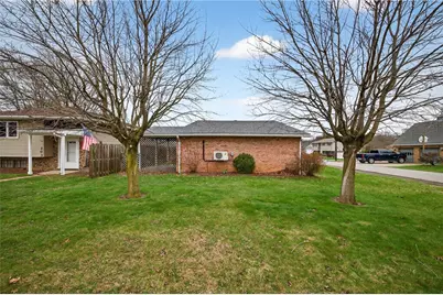 201 Golf Ave, Ellport, PA 16117 - Photo 5