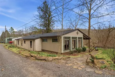 142 Twin Lakes Dr, Jackson Township, PA 16063 - Photo 3