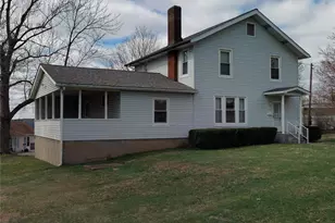 3926 N 40th Ave, Pulaski Township, PA 15066 - Photo 1