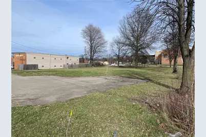 339 S Hermitage Rd, Hermitage, PA 16148 - Photo 9