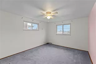 26 Edinburg Dr, Pittsburgh, PA 15235 - Photo 17