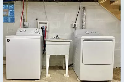 860 Pennsylvania Ave, Coraopolis, PA 15108 - Photo 17