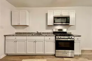 860 Pennsylvania Ave, Coraopolis, PA 15108 - Photo 7