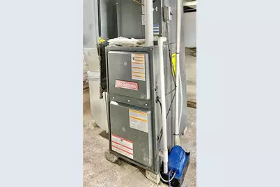 860 Pennsylvania Ave, Coraopolis, PA 15108 - Photo 19