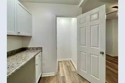 860 Pennsylvania Ave, Coraopolis, PA 15108 - Photo 9