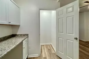 860 Pennsylvania Ave, Coraopolis, PA 15108 - Photo 9