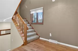 1585 Stone Mansion Dr, Pittsburgh, PA 15143 - Photo 5