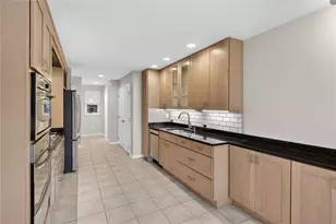 1585 Stone Mansion Dr, Pittsburgh, PA 15143 - Photo 15