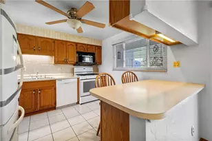 257 Robinhood Rd, Green Tree, PA 15220 - Photo 11