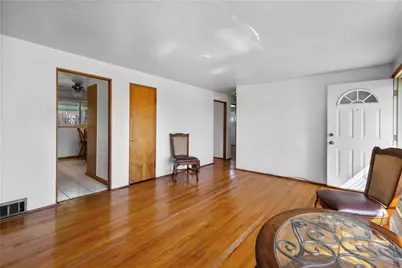 257 Robinhood Rd, Green Tree, PA 15220 - Photo 7