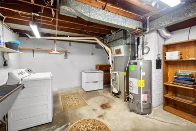 257 Robinhood Rd, Green Tree, PA 15220 - Photo 27