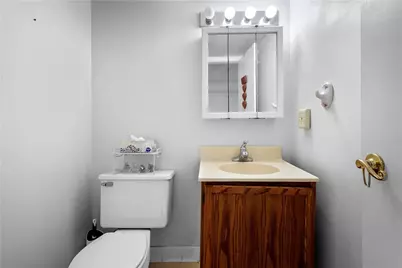 257 Robinhood Rd, Green Tree, PA 15220 - Photo 23